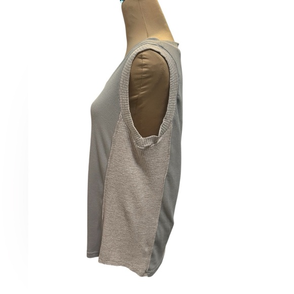 POL Ribbed and Waffle Knit Tank Top Women’s Size Large Gray Round Neck Zip Back - Picture 3 of 9